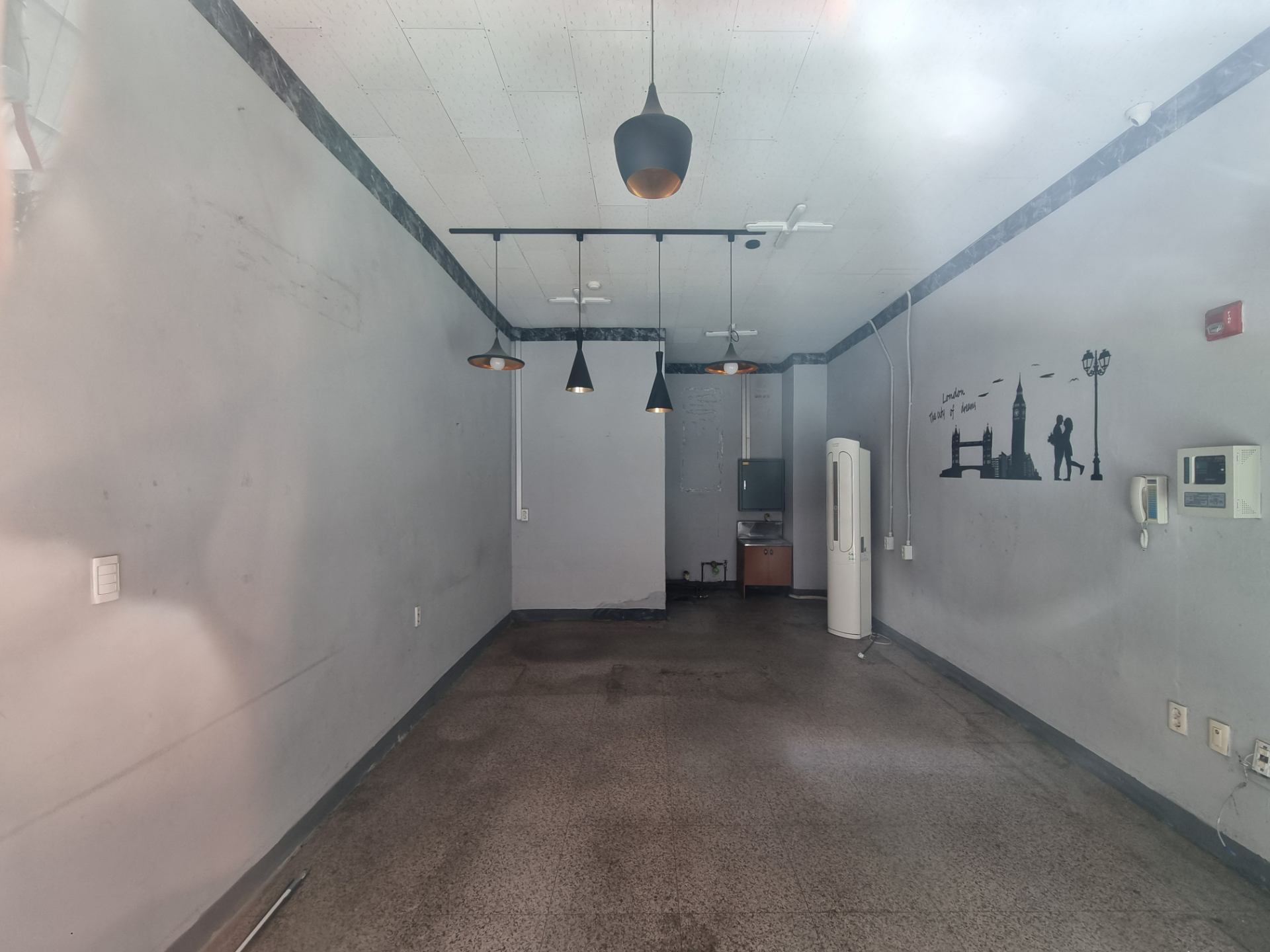 부산광역시 남구 대연동 상가 - 1