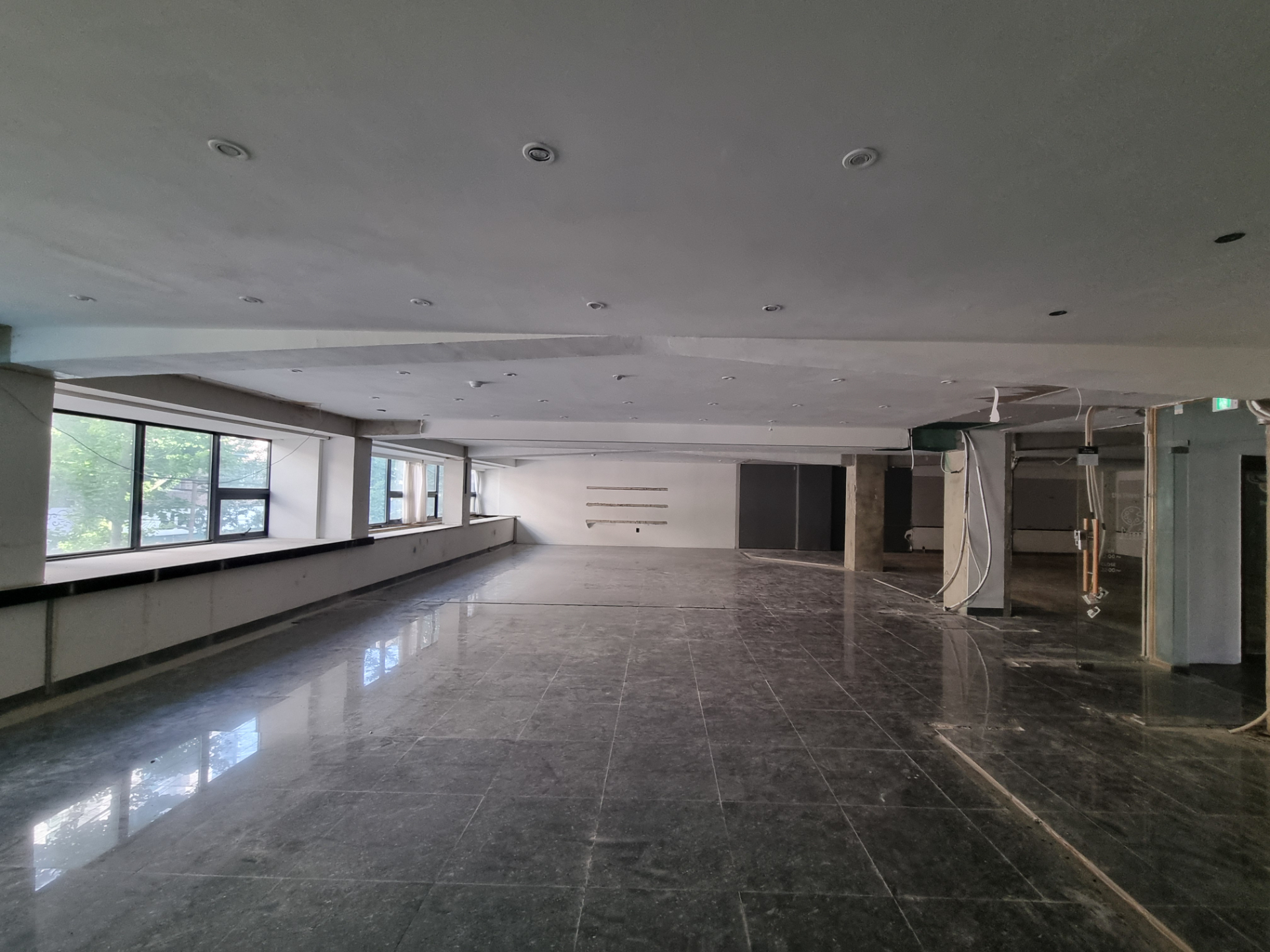 부산광역시 중구 중앙동4가 사무실 - 1