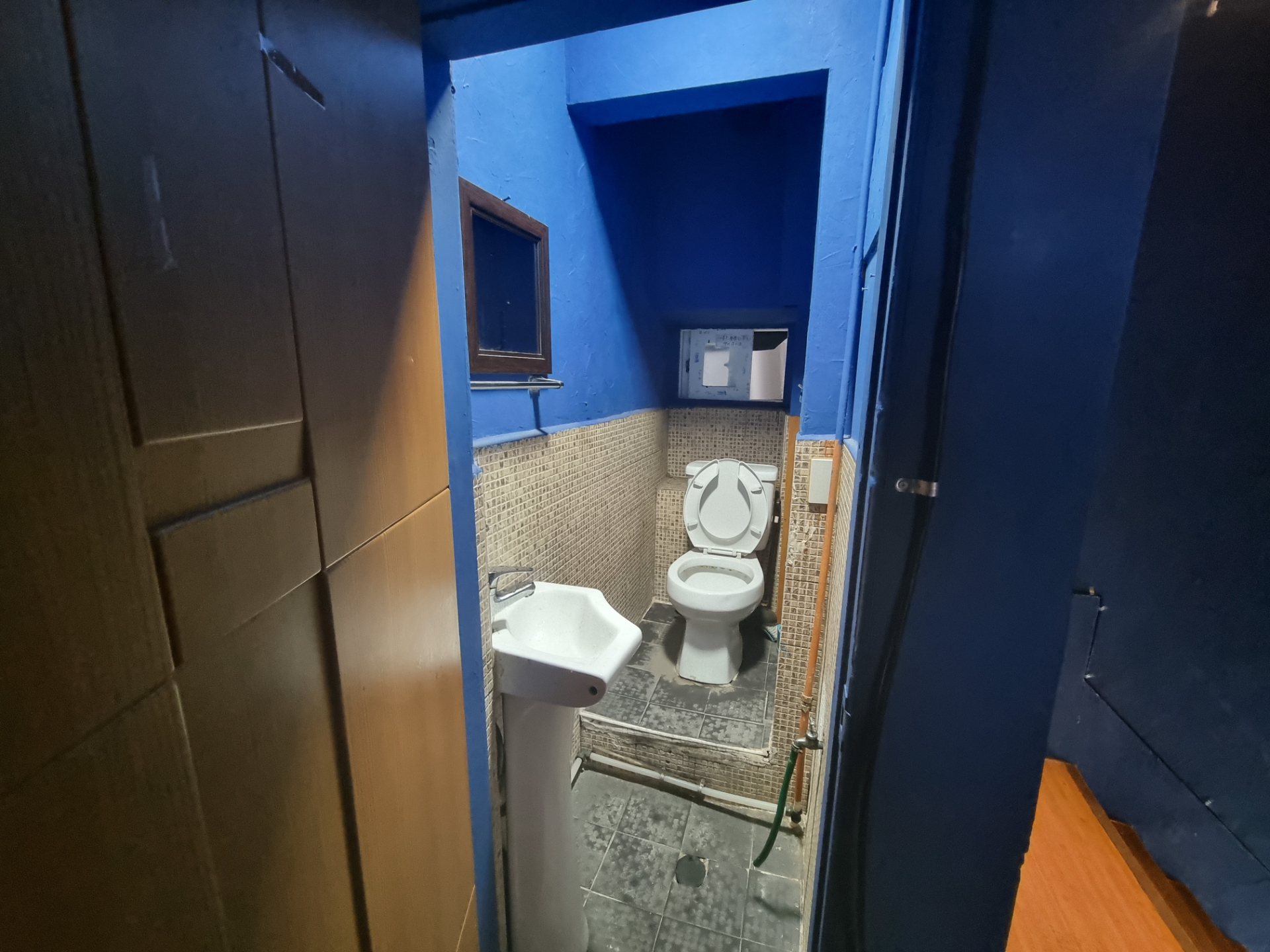 부산광역시 중구 중앙동2가 상가 썸네일 2