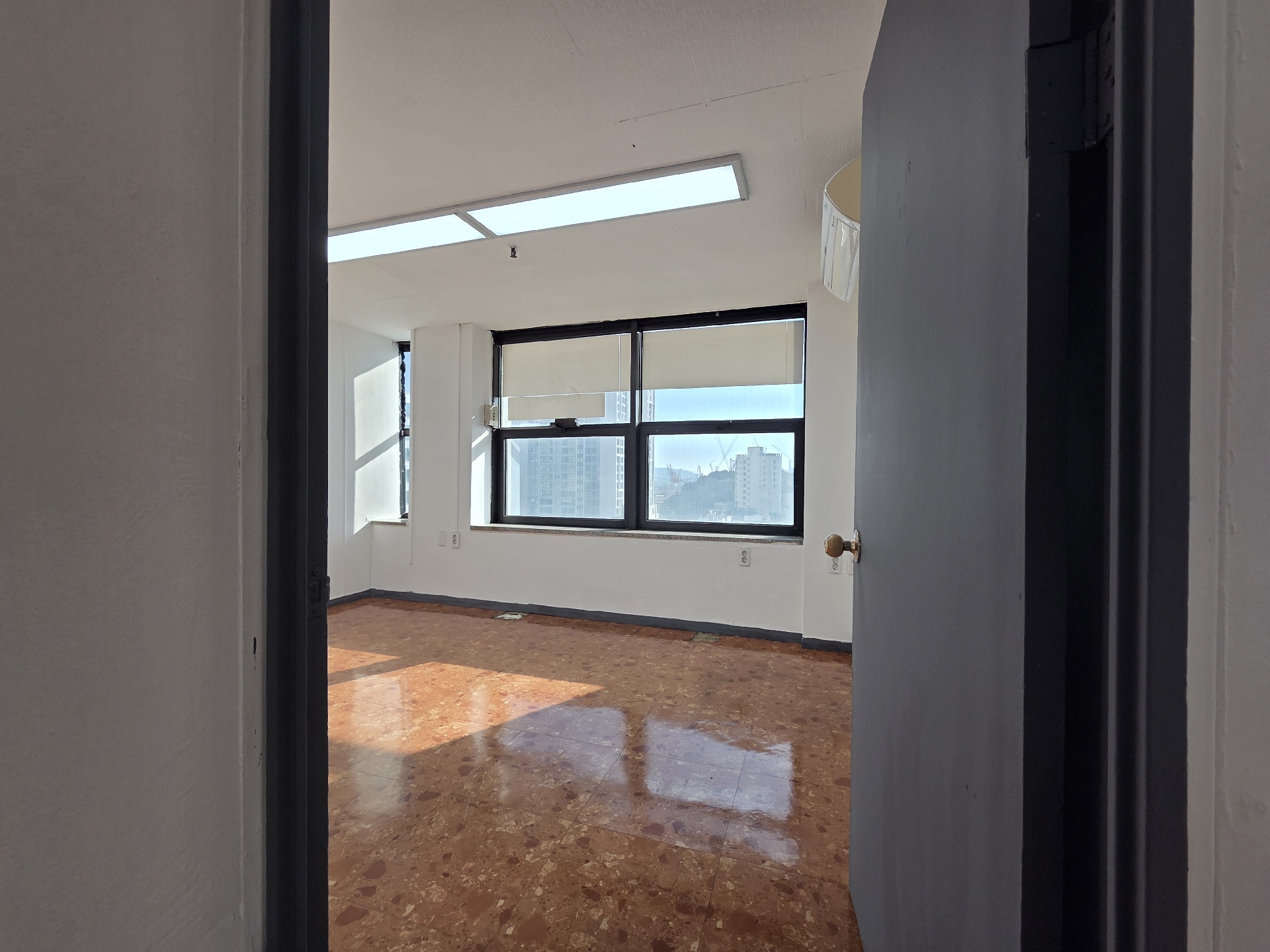 부산광역시 동구 범일동 사무실 썸네일 5