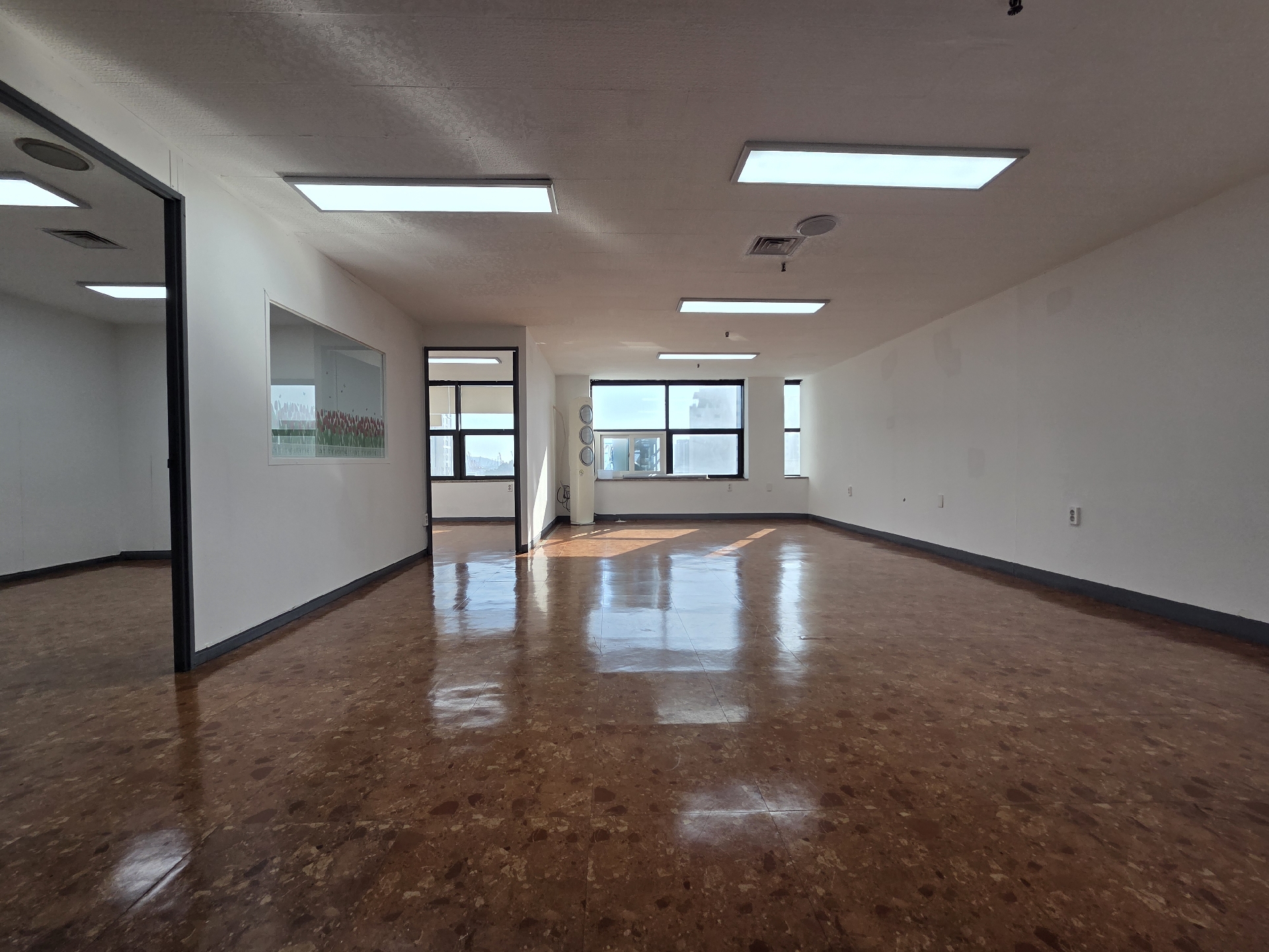 부산광역시 동구 범일동 사무실 - 1