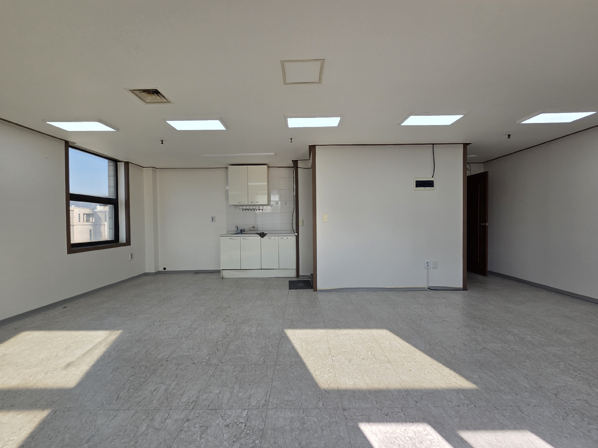 부산광역시 동구 범일동 사무실 썸네일 4