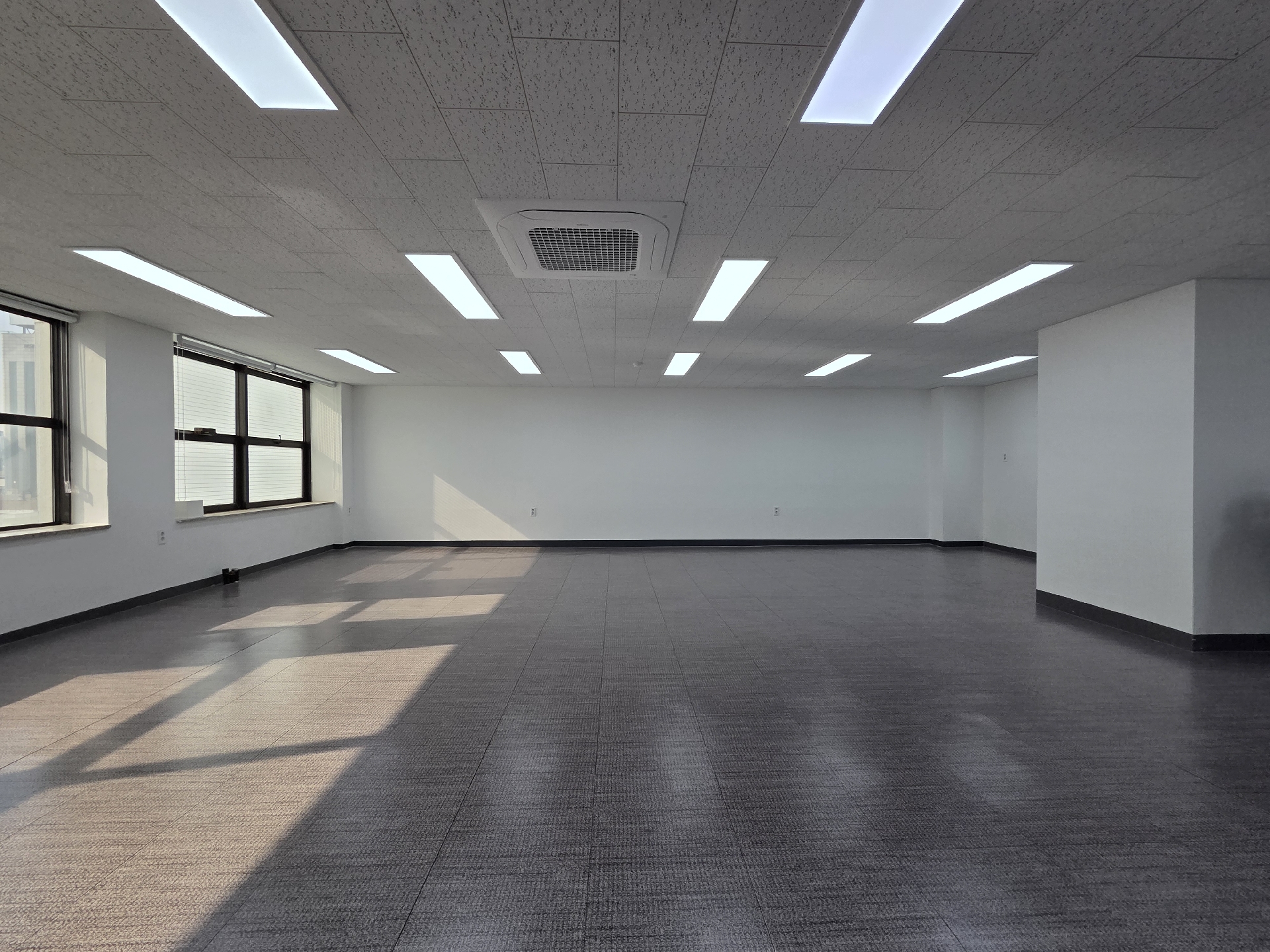 부산광역시 동구 범일동 사무실 썸네일 2