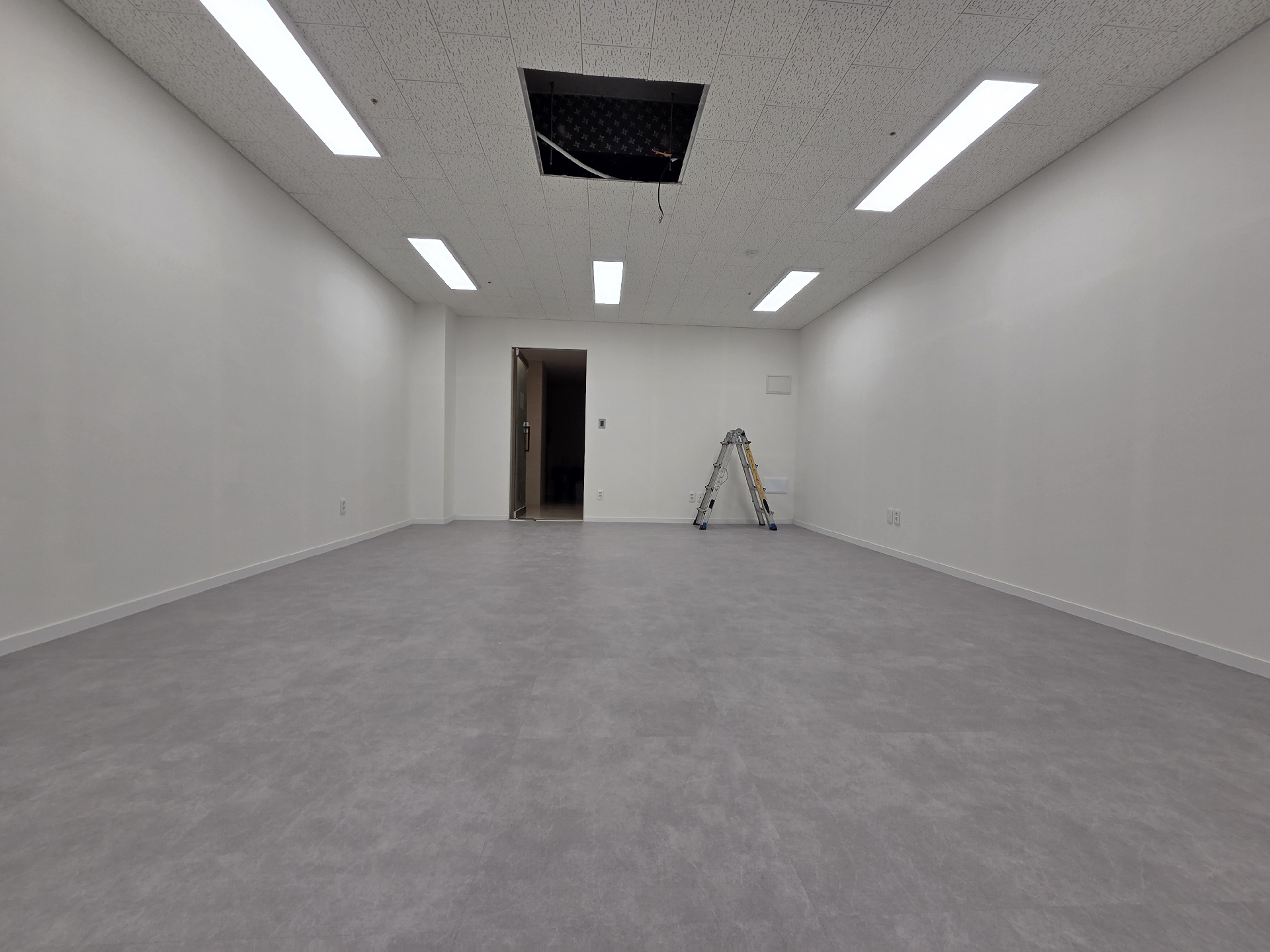 부산광역시 중구 중앙동4가 상가 썸네일 3