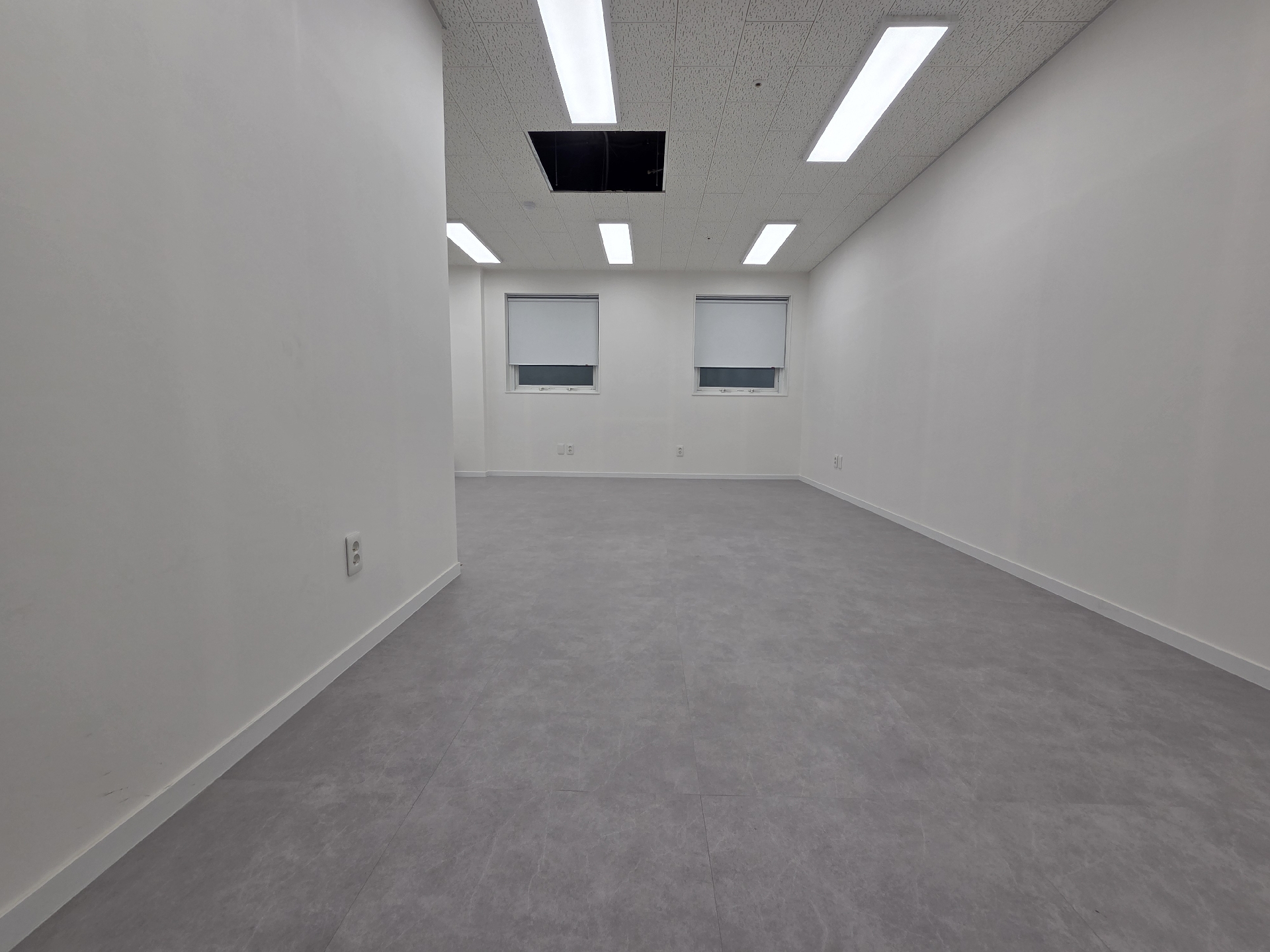 부산광역시 중구 중앙동4가 상가 - 1