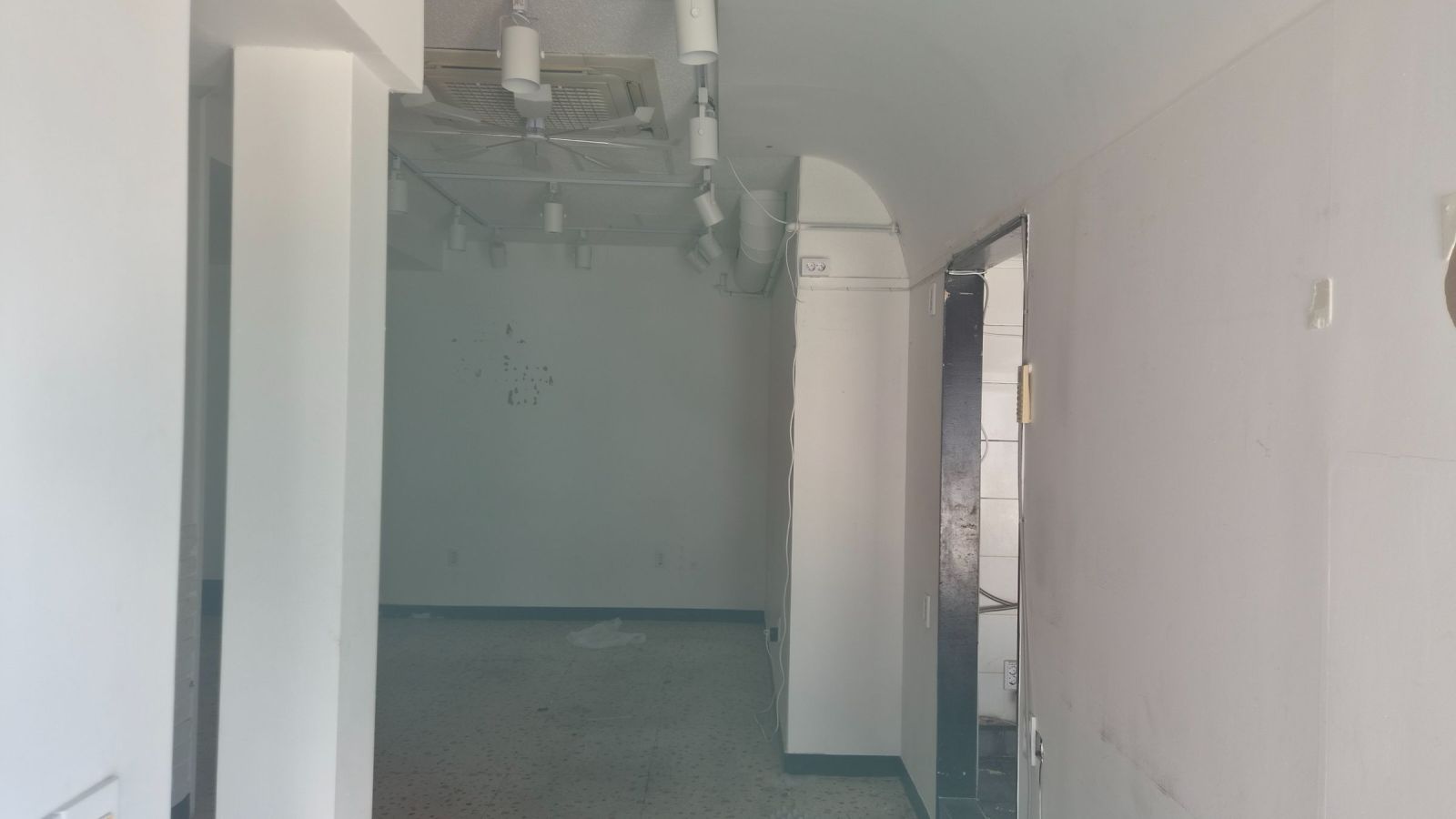 부산광역시 동구 수정동 상가 - 1