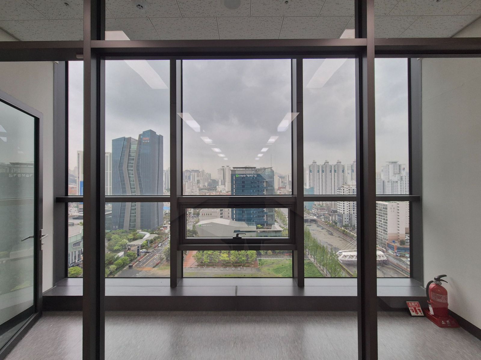 부산광역시 남구 문현동 사무실 썸네일 4