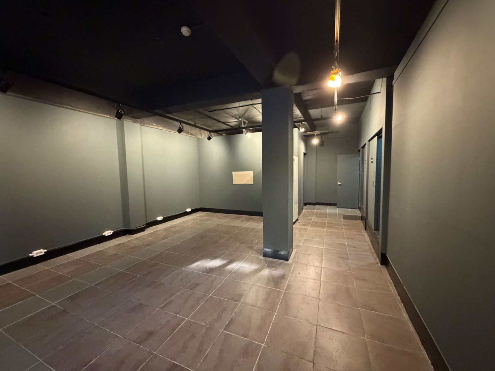 부산광역시 부산진구 부전동 상가 - 1