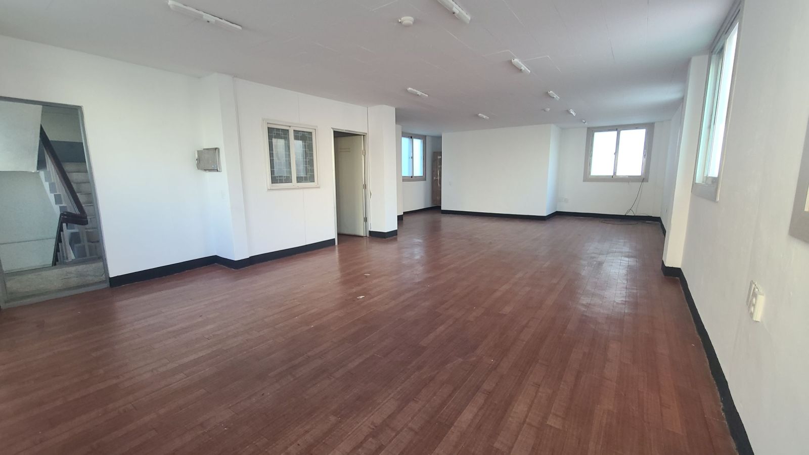 부산광역시 연제구 연산동 사무실 썸네일 2