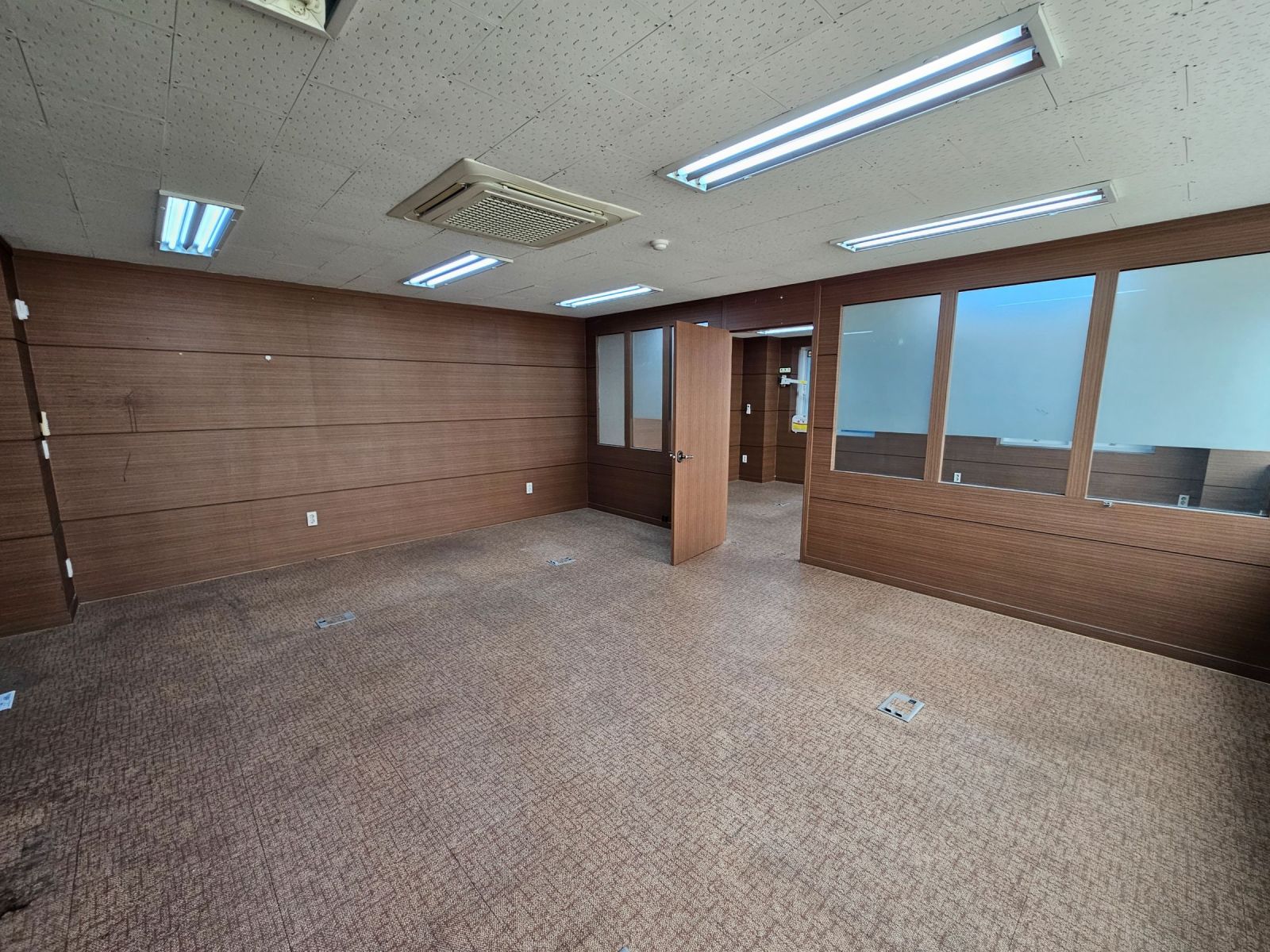 부산광역시 연제구 거제동 사무실 썸네일 3