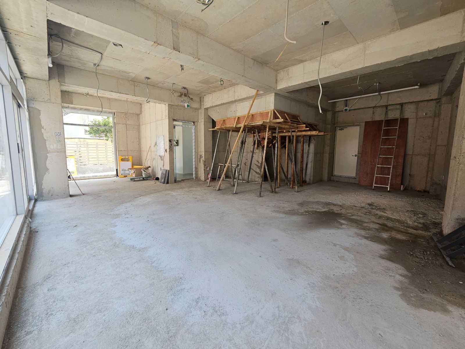 부산광역시 수영구 광안동 상가 - 1