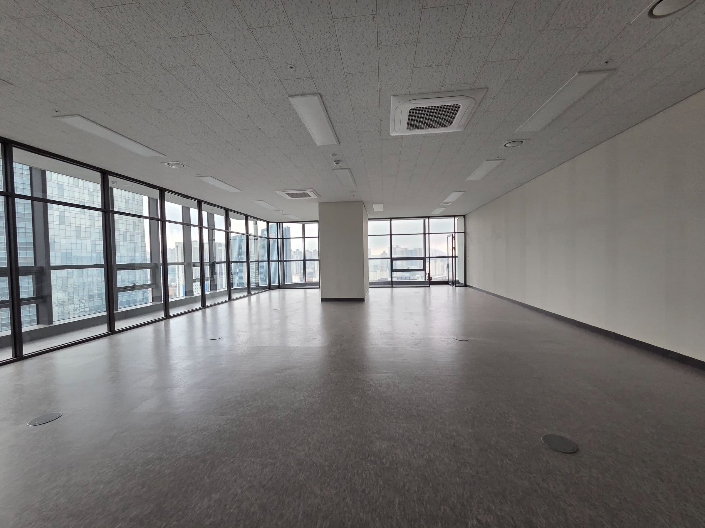 부산광역시 남구 문현동 상가 - 1