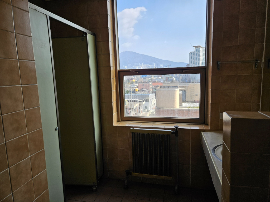 부산광역시 동래구 안락동 사무실 썸네일 6