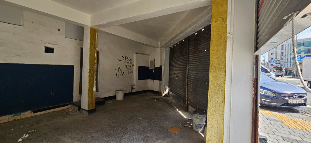 부산광역시 연제구 거제동 상가 썸네일 2