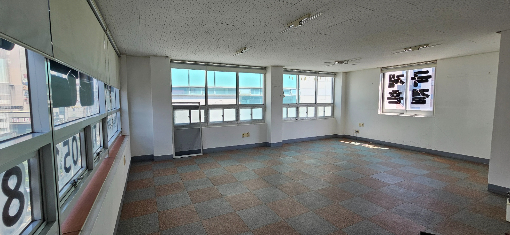 부산광역시 연제구 연산동 사무실 썸네일 2