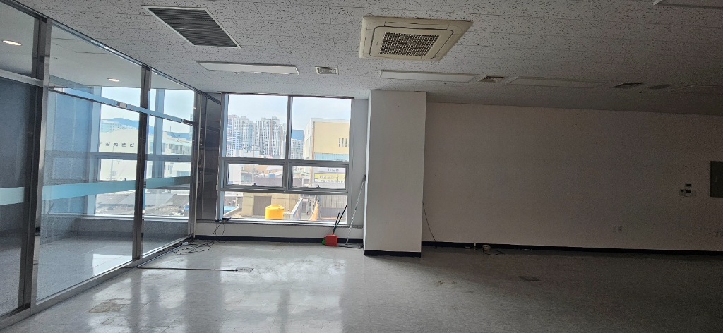 부산광역시 연제구 연산동 사무실 - 1