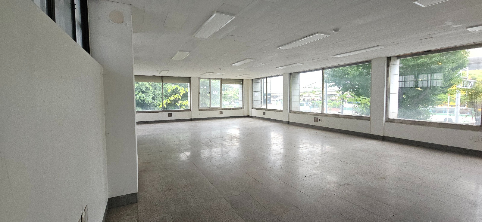 부산광역시 동래구 온천동 사무실 - 1