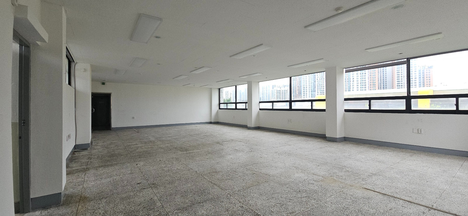 부산광역시 동래구 온천동 사무실 - 1