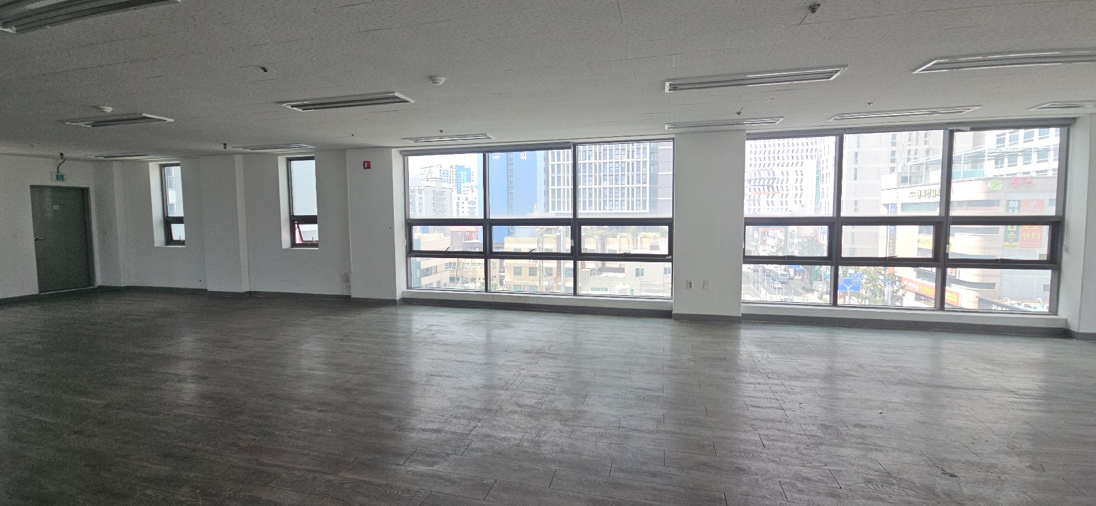 부산광역시 수영구 광안동 사무실 - 1