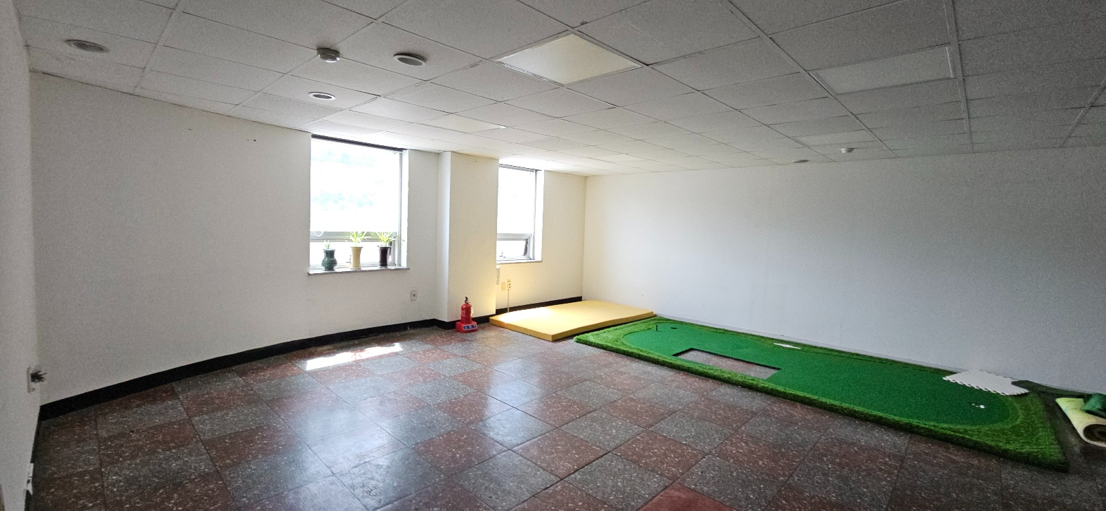 부산광역시 수영구 수영동 사무실 - 1