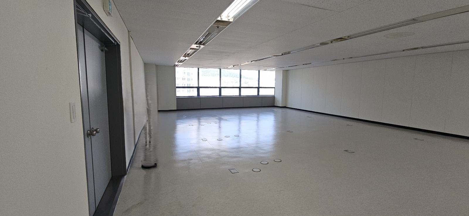 부산광역시 동래구 수안동 사무실 - 1