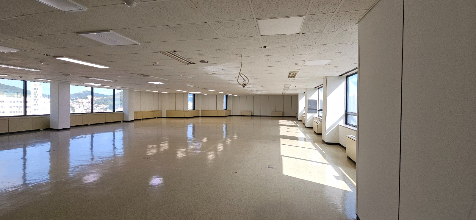 부산광역시 동래구 수안동 사무실 썸네일 6