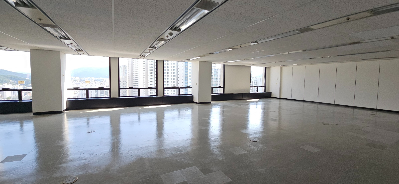 부산광역시 연제구 거제동 사무실 - 1