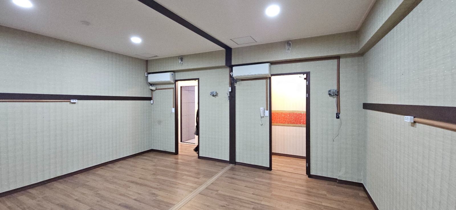 부산광역시 수영구 수영동 사무실 - 1