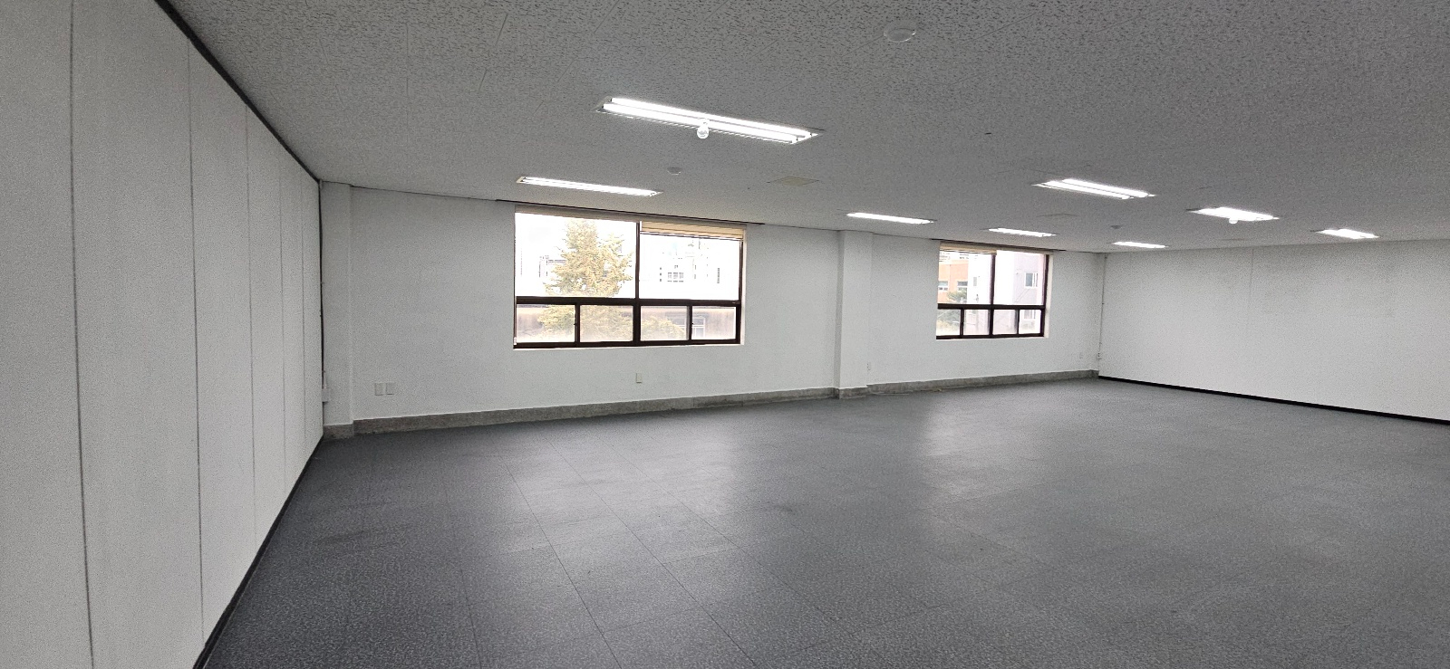 부산광역시 동래구 수안동 사무실 썸네일 2