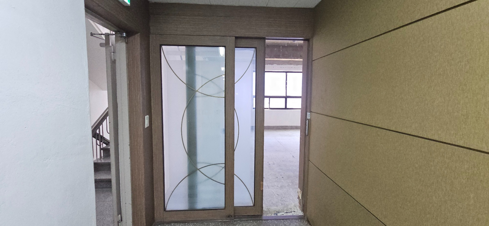 부산광역시 동래구 수안동 사무실 썸네일 8