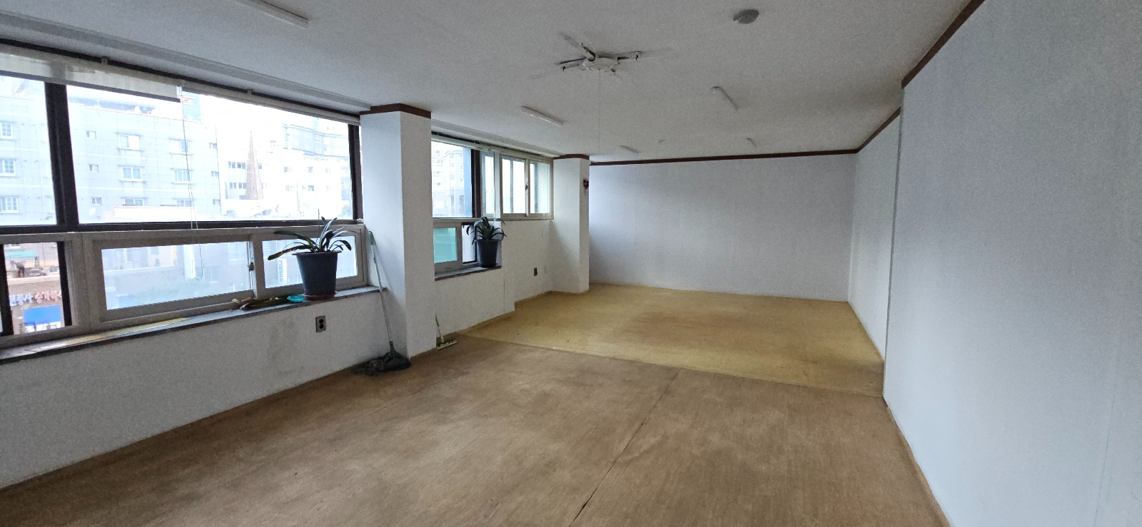 부산광역시 동래구 온천동 사무실 - 1