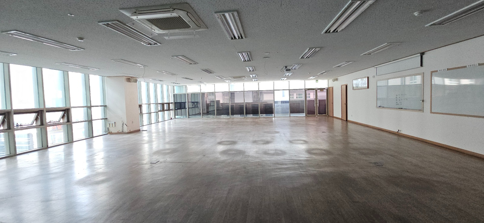 부산광역시 연제구 연산동 사무실 - 1