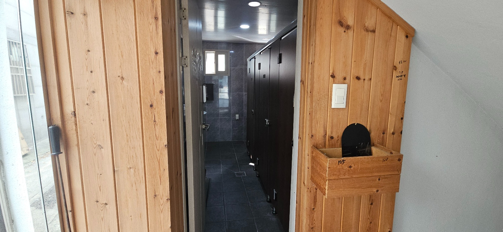 부산광역시 연제구 거제동 상가 썸네일 2