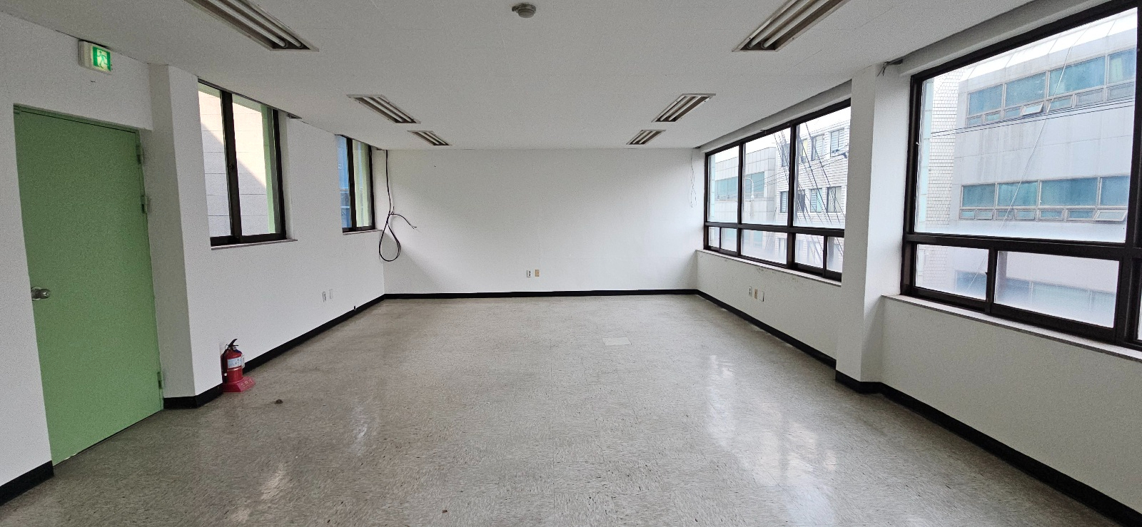 부산광역시 중구 중앙동4가 사무실 - 1