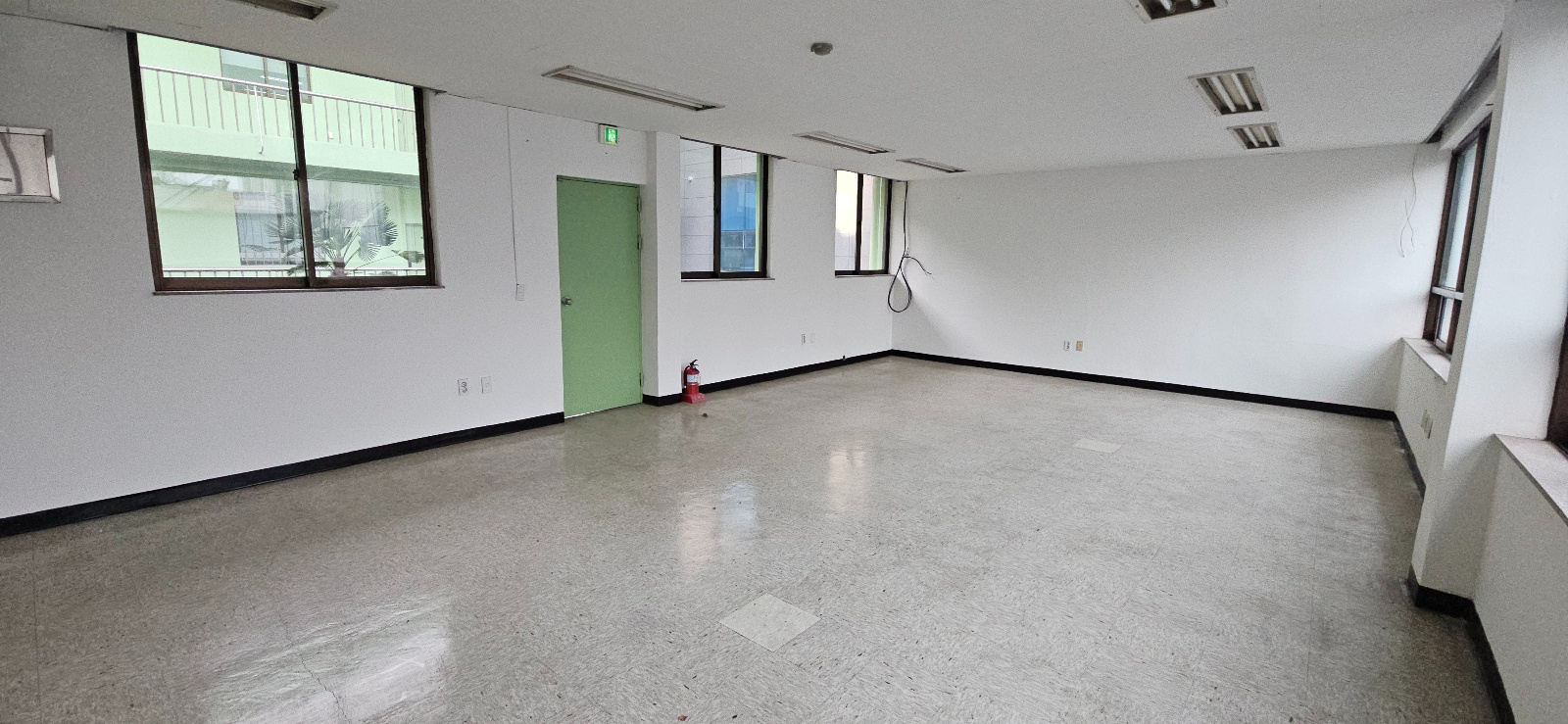 부산광역시 중구 중앙동4가 사무실 썸네일 4