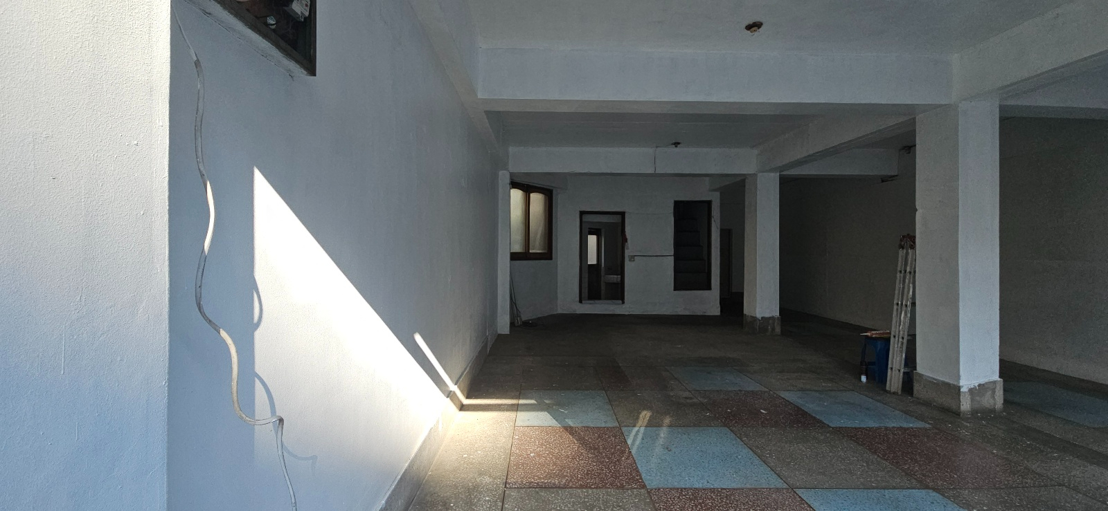 부산광역시 동래구 수안동 상가 - 1