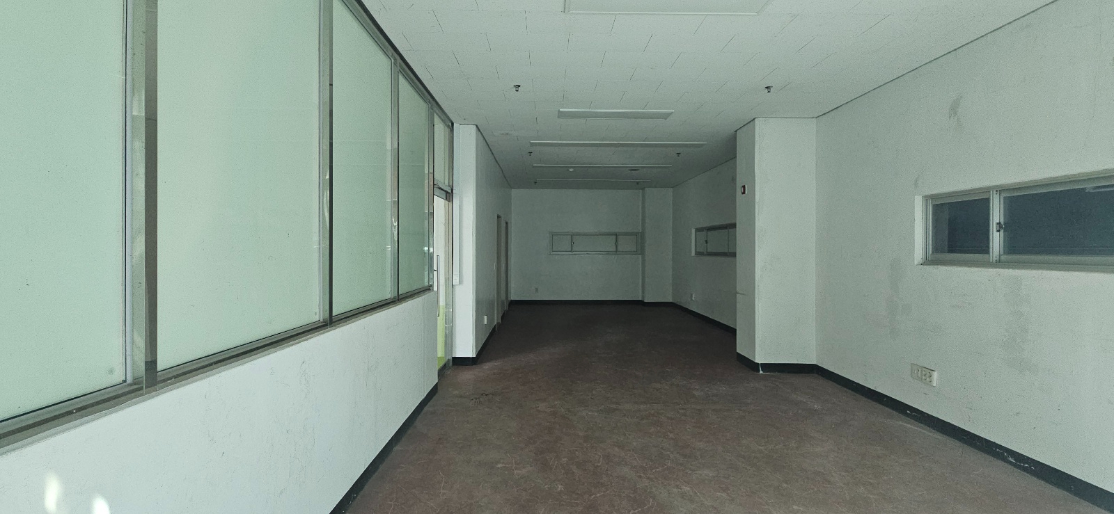 부산광역시 남구 문현동 상가 - 1