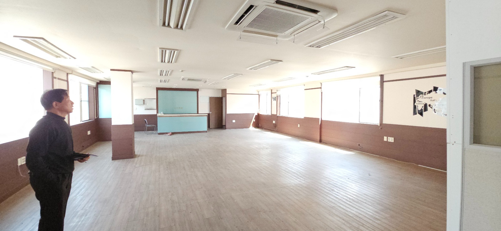 부산광역시 연제구 거제동 사무실 썸네일 2