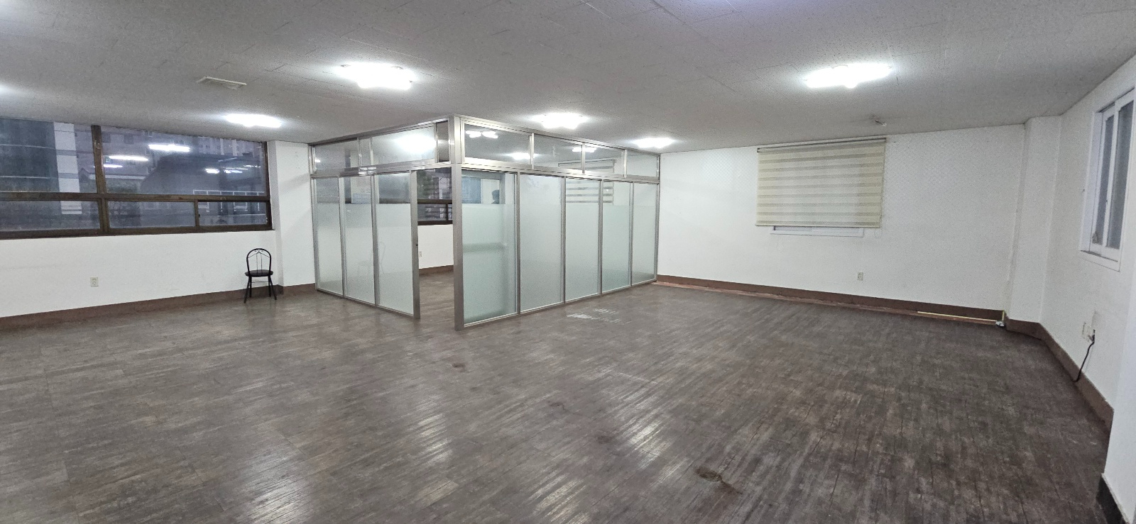 부산광역시 동래구 사직동 사무실 - 1