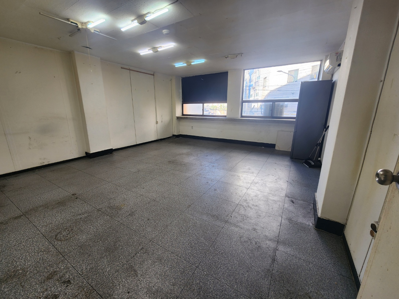 부산광역시 부산진구 부전동 사무실 - 1