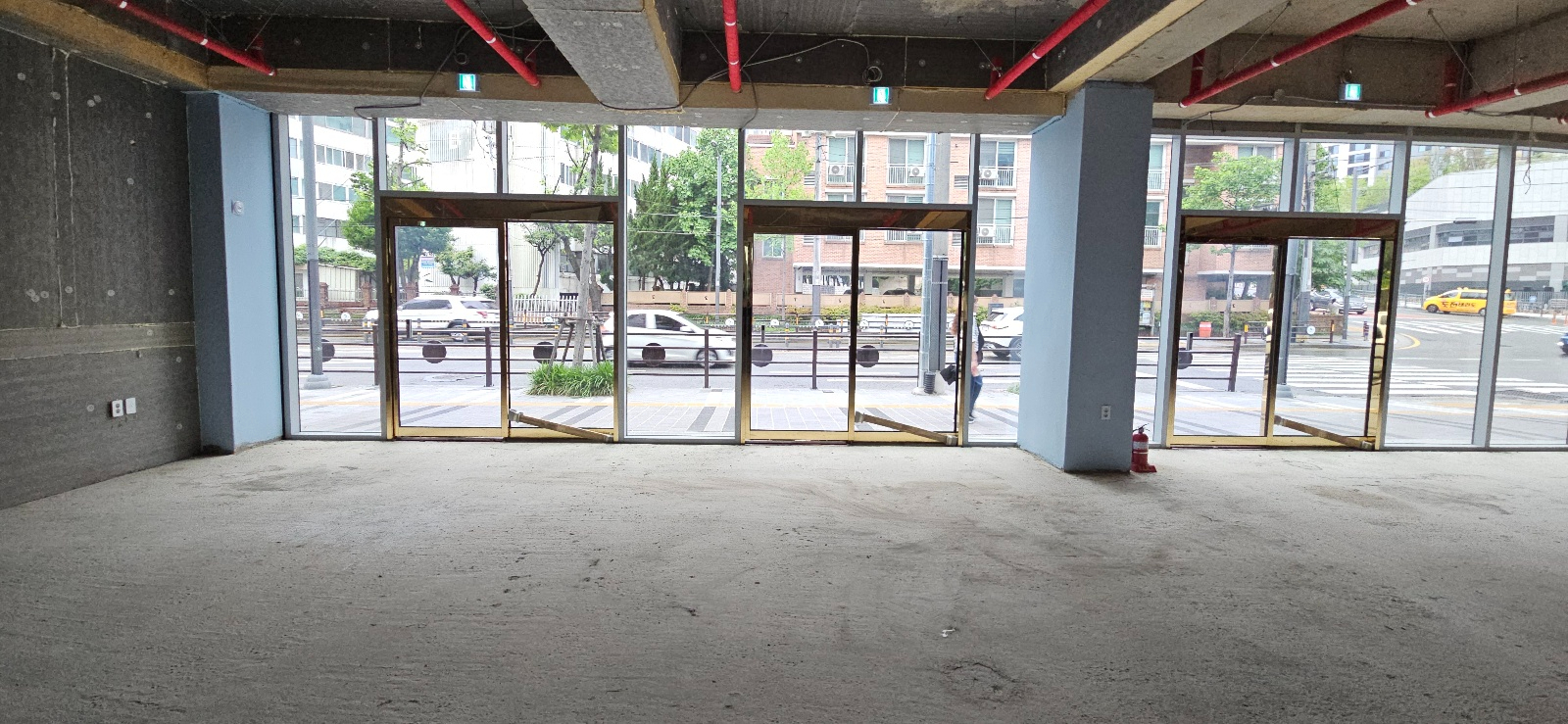 부산광역시 연제구 거제동 상가 - 1