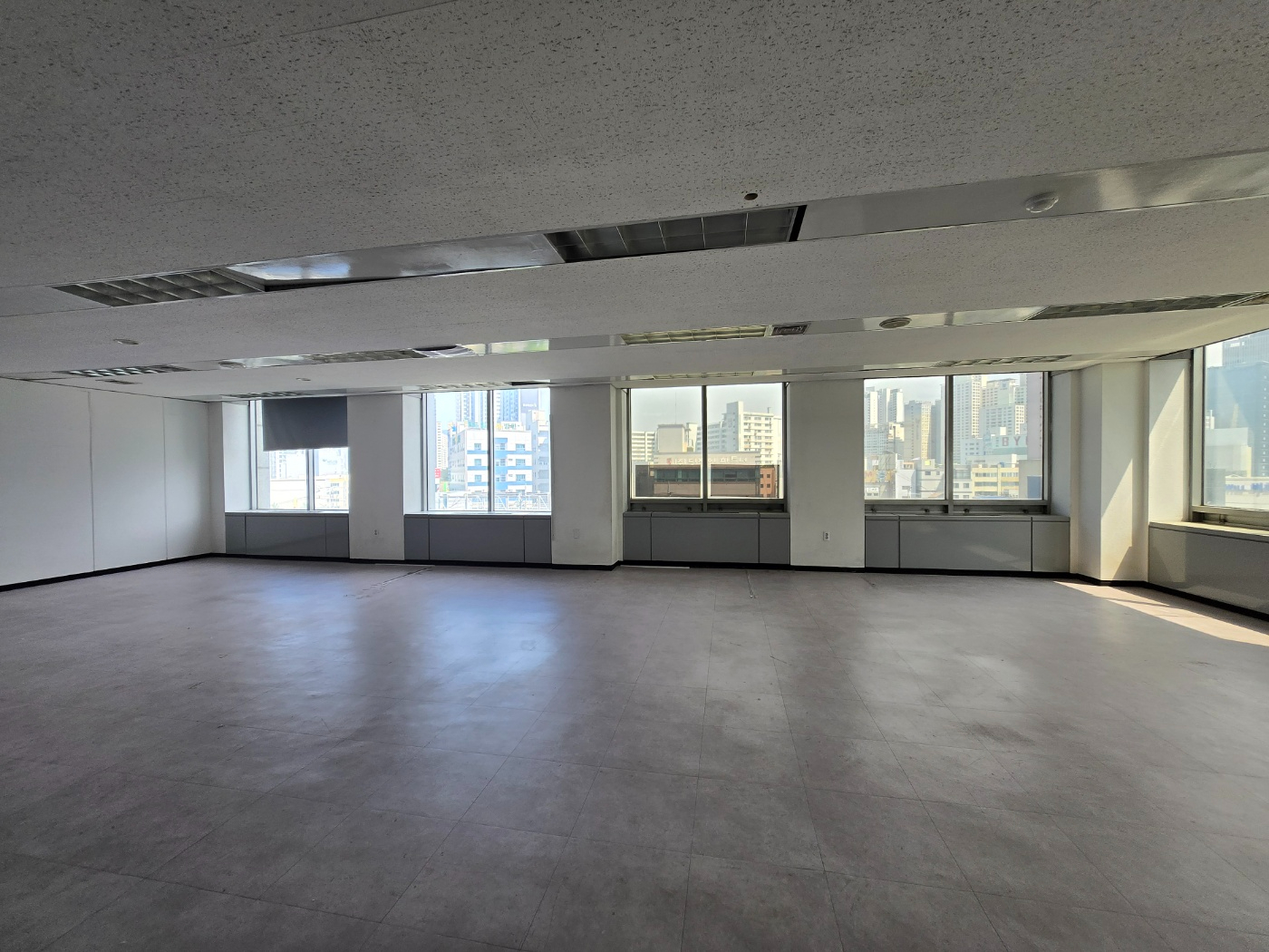 부산광역시 연제구 거제동 사무실 썸네일 2