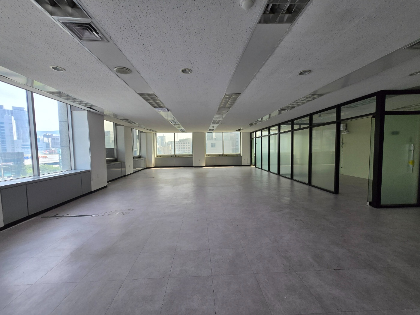 부산광역시 연제구 거제동 사무실 썸네일 3