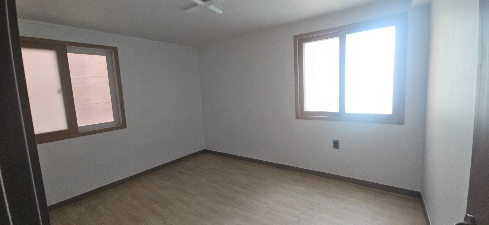 부산광역시 남구 문현동 사무실 썸네일 2