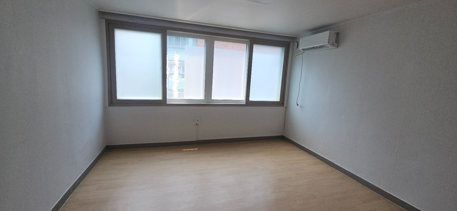 부산광역시 남구 문현동 사무실 - 1