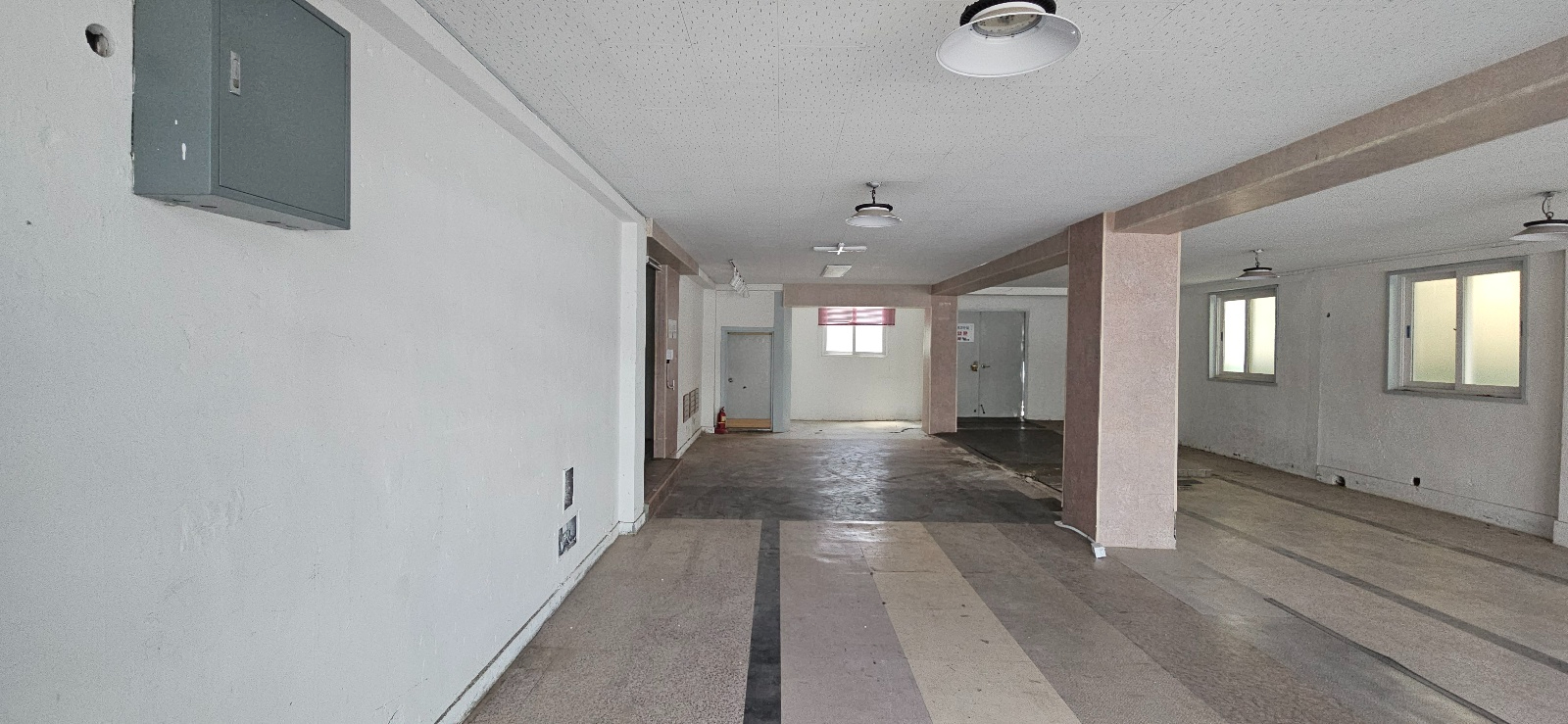 부산광역시 연제구 거제동 상가 - 1