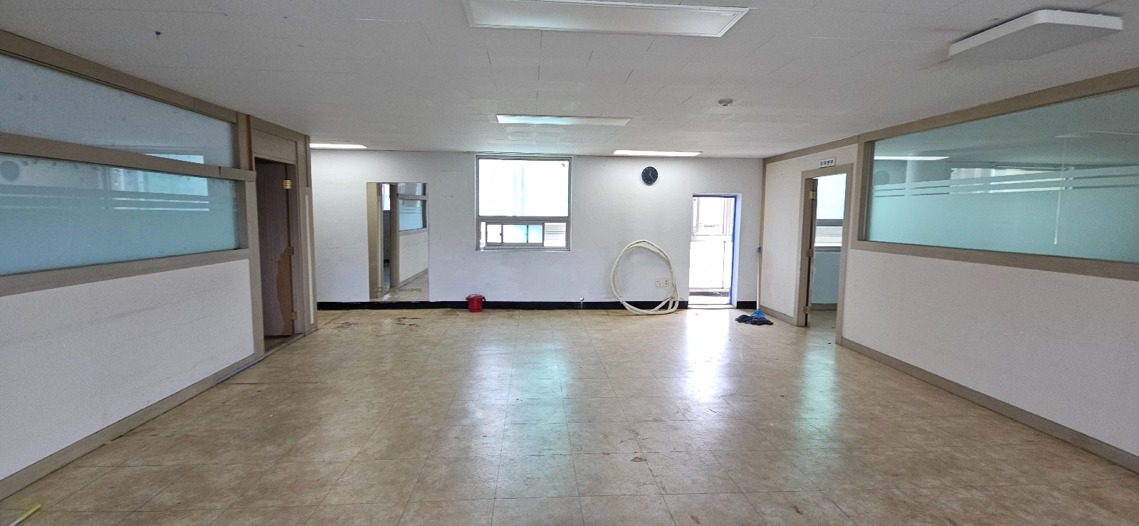 부산광역시 연제구 연산동 사무실 - 1