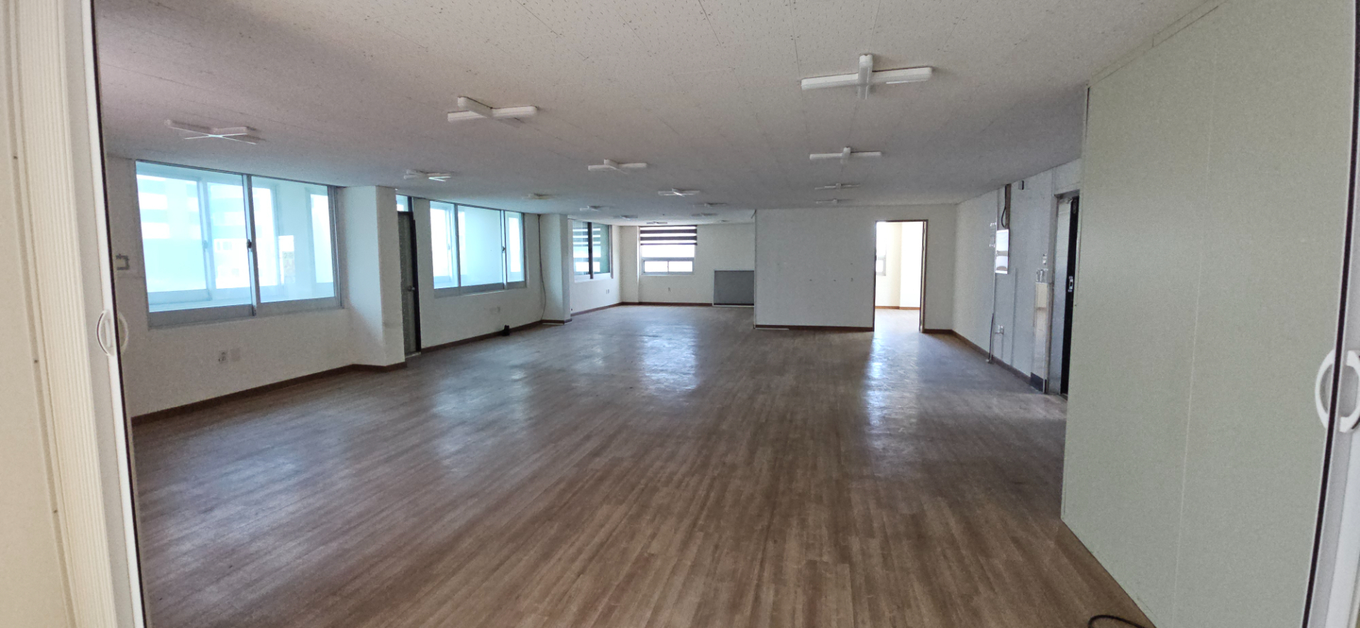 부산광역시 남구 우암동 사무실 - 1