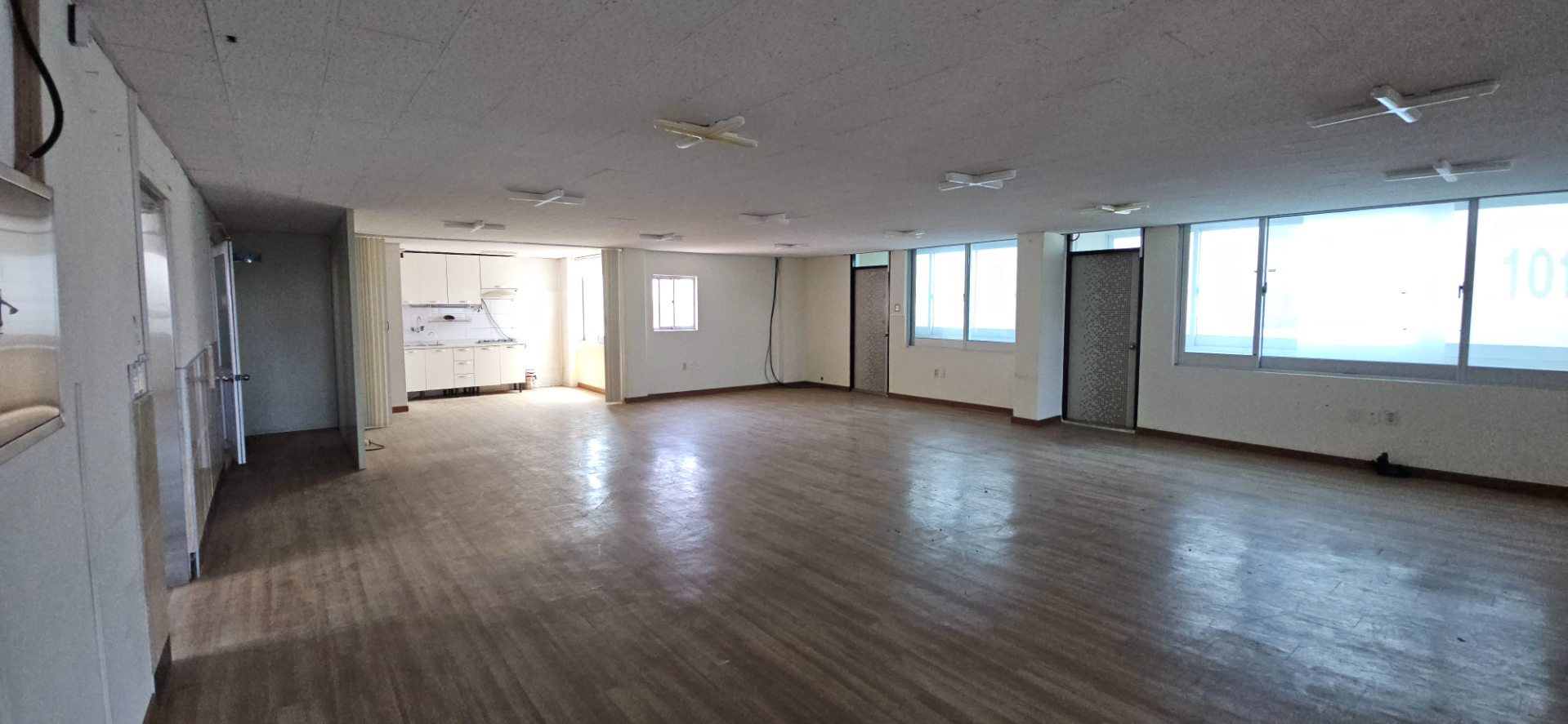 부산광역시 남구 우암동 사무실 썸네일 2