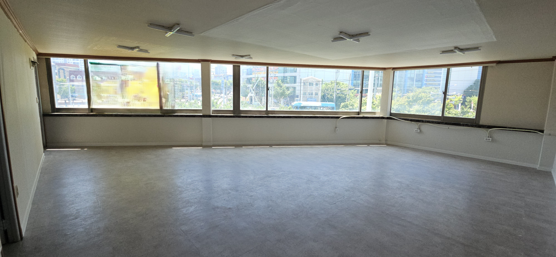 부산광역시 연제구 거제동 사무실 썸네일 2